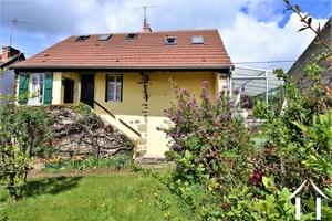 2 bedroom stone house, small garden and nice view 