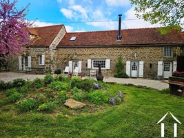 Charming Cottage with large garden and Pool