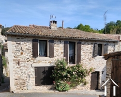 Stone house : independent guest room, garage and gardenviews