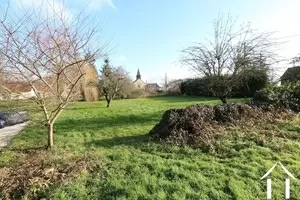 Garden with view on the chapel