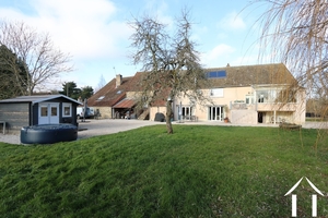 Renovated stone house with a large garden and possibility to expand.