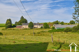Correze farmhouse, future gîte and over 10 acres of land Ref # Li873 