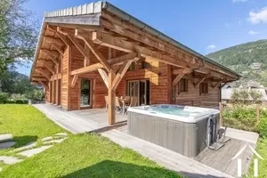 5 bedroom ensuite chalet - ski-in  Ref # C5738 