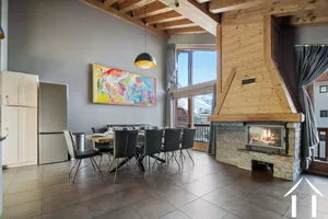 4-bedroom apartment - ski-in/ski-out  Ref # C5910 