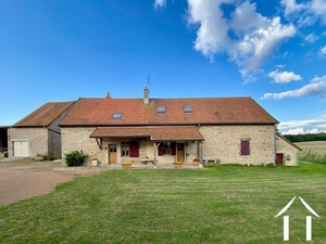 Between Couches and Autun, farmhouse set in 10 ha of meadows Ref # PM5523D 