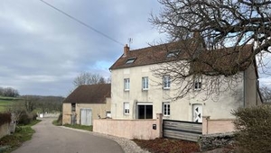 House on 3 levels with outbuildings and wine cellar Ref # CR5564BS 