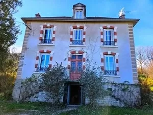 Charming Maison de Maitre with Guest house. Ref # RT5566P 